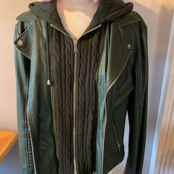 Guess Jackets & Blazers - 🌲 A Fun Faux Leather Green Jacket 🌲